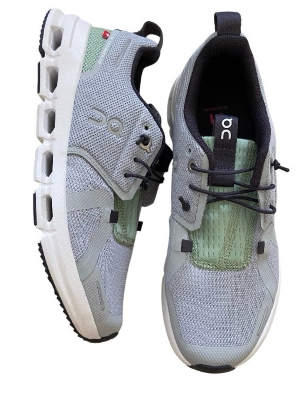 On Running Cloud Kids size 4 Cloudswift New never worn Grey & Green Running Shoe